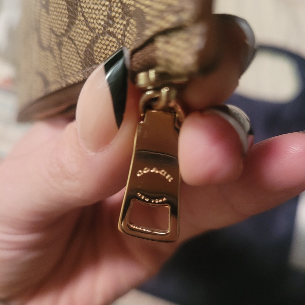 Coach Brown Signature Men's Bag - Picture 2 of 8